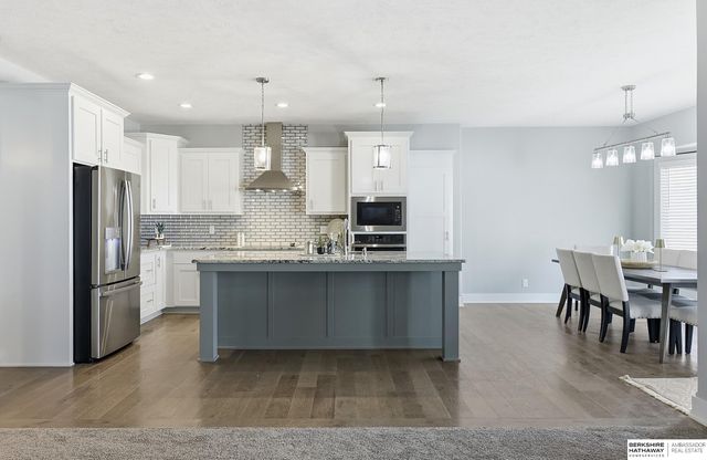 7810 N 167th Street, Bennington, NE 68007