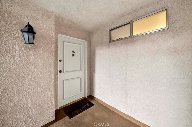 15020 Victory Boulevard 104, Van Nuys, CA 91411