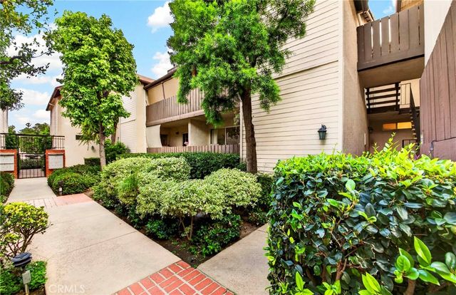 15020 Victory Boulevard 104, Van Nuys, CA 91411