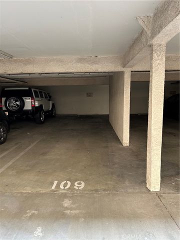 15020 Victory Boulevard 104, Van Nuys, CA 91411