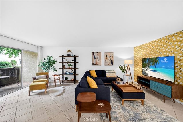 15020 Victory Boulevard 104, Van Nuys, CA 91411