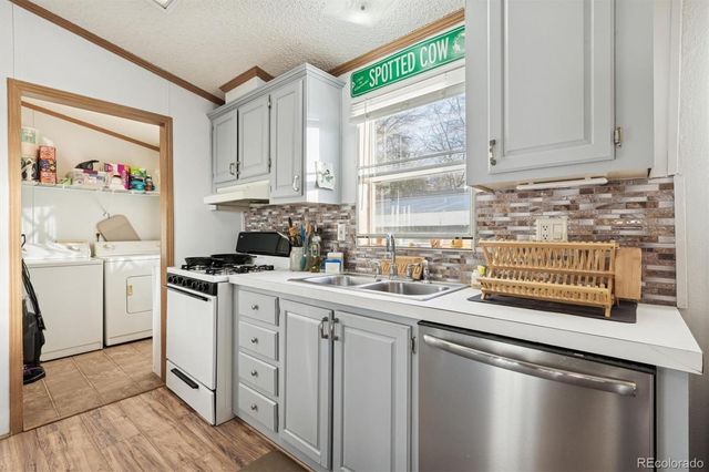 300 Skylark Circle, Lafayette, CO 80026