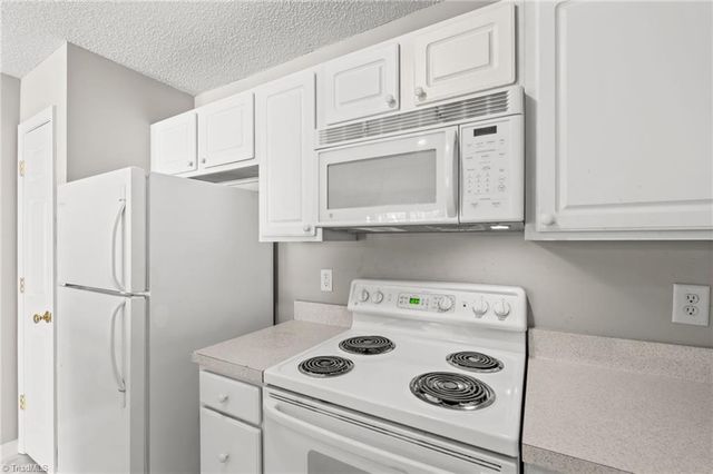 722 Scholastic Court, Winston-salem, NC 27106