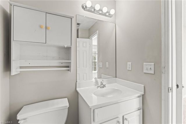 722 Scholastic Court, Winston-salem, NC 27106