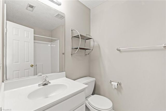 722 Scholastic Court, Winston-salem, NC 27106