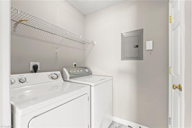 722 Scholastic Court, Winston-salem, NC 27106