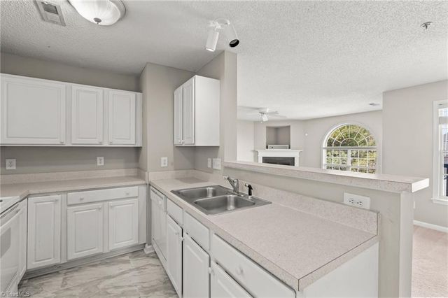 722 Scholastic Court, Winston-salem, NC 27106