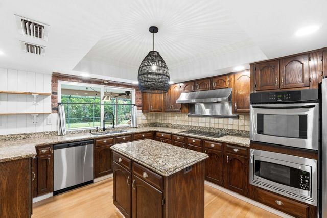 7221 SW 7th Street, Plantation, FL 33317
