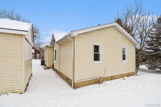 15439 Edgeworth Street, Monroe Charter Township, MI 48161