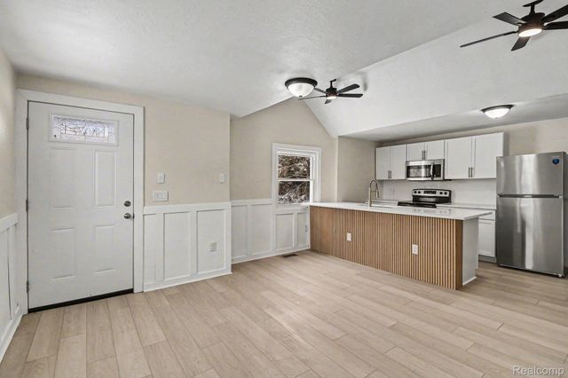 15439 Edgeworth Street, Monroe Charter Township, MI 48161