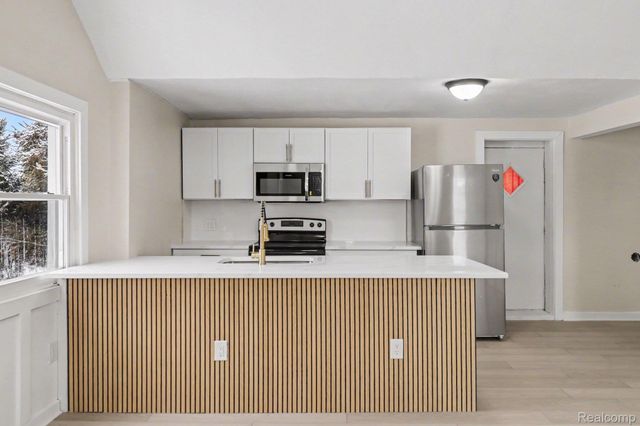 15439 Edgeworth Street, Monroe Charter Township, MI 48161