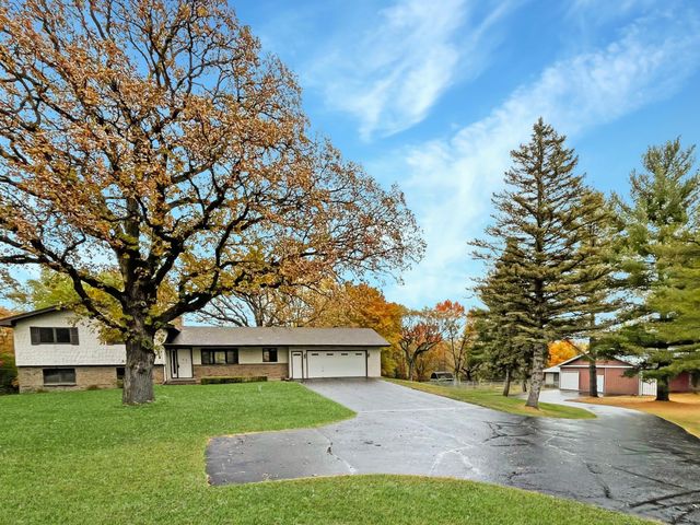 17855 Round Lake Boulevard NW, Andover, MN 55304