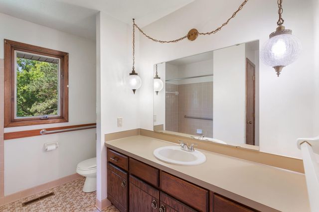 17855 Round Lake Boulevard NW, Andover, MN 55304