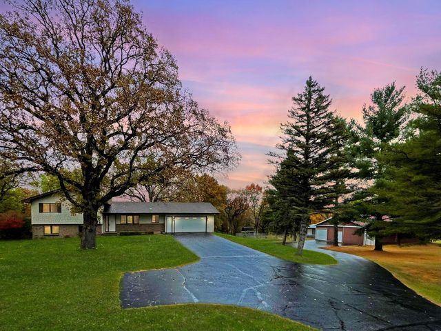 17855 Round Lake Boulevard NW, Andover, MN 55304