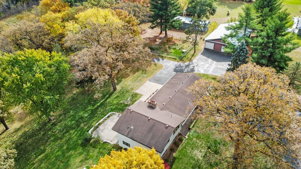 17855 Round Lake Boulevard NW, Andover, MN 55304