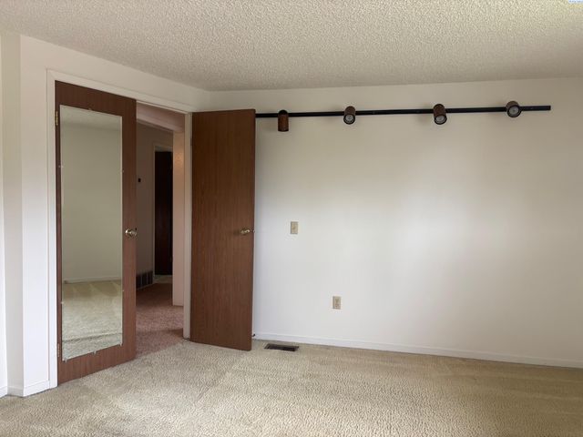 315 N Division St, Palouse, WA 99161