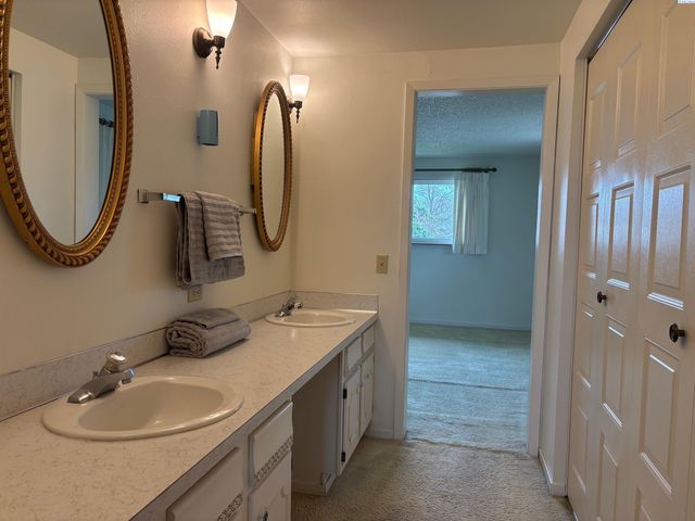 315 N Division St, Palouse, WA 99161