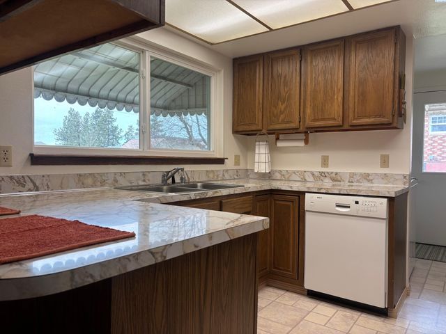 315 N Division St, Palouse, WA 99161