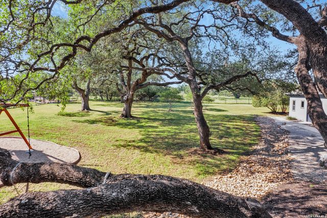 10319 Oak Forest, New Braunfels, TX 78132