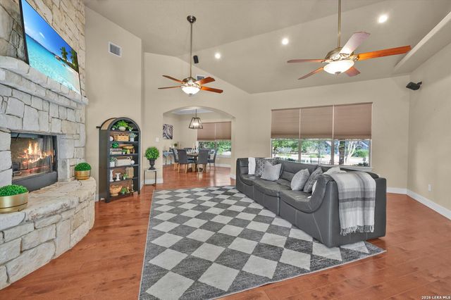 10319 Oak Forest, New Braunfels, TX 78132