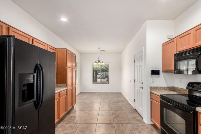 20927 E Frontier Road, Red Rock, AZ 85145