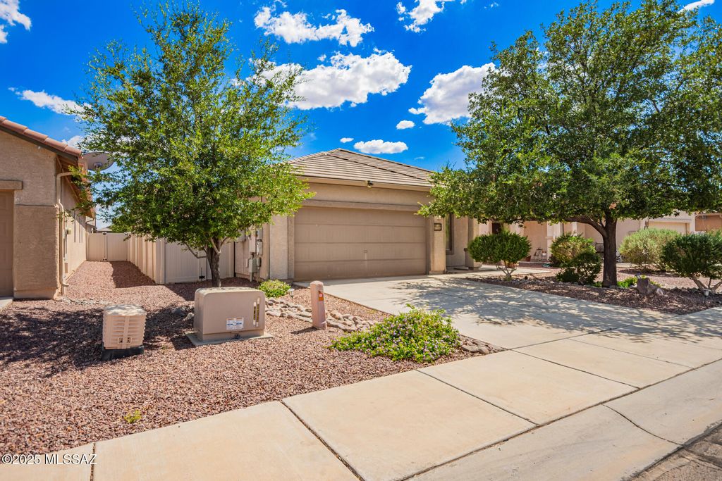 20927 E Frontier Road, Red Rock, AZ 85145