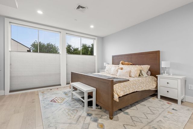 150 W Broadway 203, Boston, MA 02127