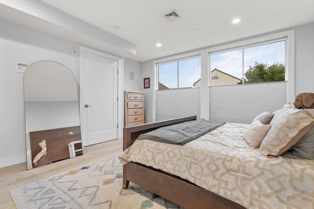 150 W Broadway 203, Boston, MA 02127