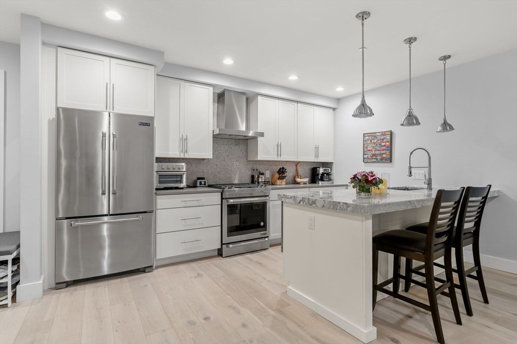 150 W Broadway 203, Boston, MA 02127