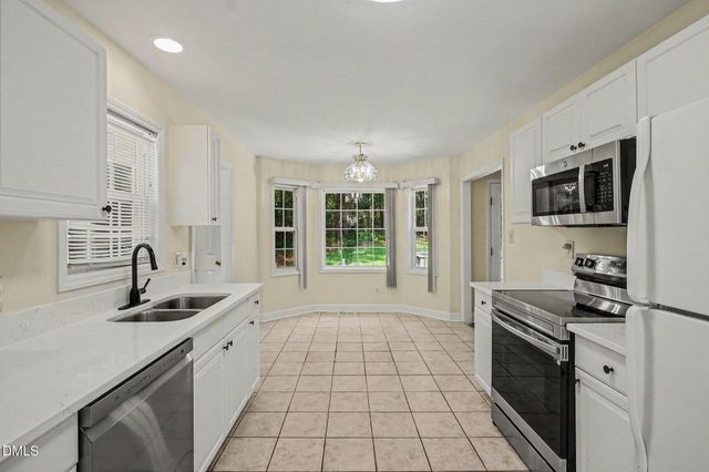 3220 Natural Pines Place, Zebulon, NC 27597