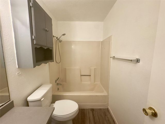 309 S Guadalupe ST C, Lockhart, TX 78644