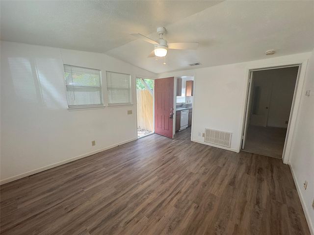 309 S Guadalupe ST C, Lockhart, TX 78644