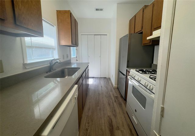 309 S Guadalupe ST C, Lockhart, TX 78644