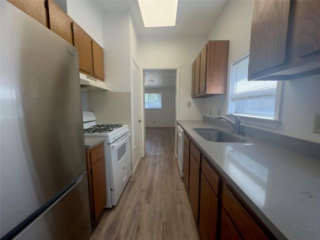 309 S Guadalupe ST C, Lockhart, TX 78644