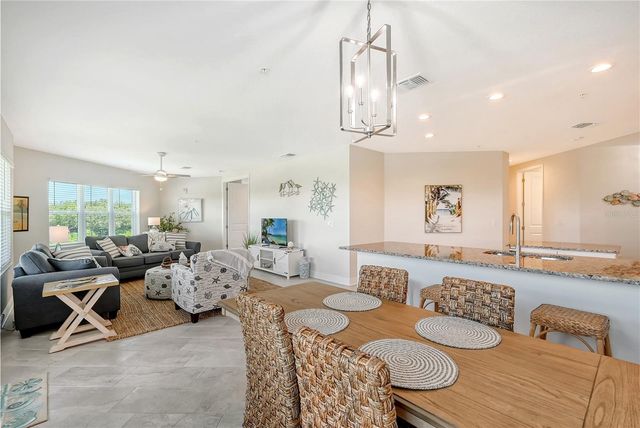 7930 34TH AVENUE W 102, Bradenton, FL 34209