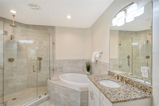 7930 34TH AVENUE W 102, Bradenton, FL 34209