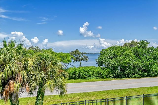 7930 34TH AVENUE W 102, Bradenton, FL 34209