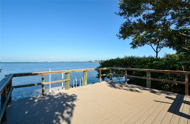 7930 34TH AVENUE W 102, Bradenton, FL 34209