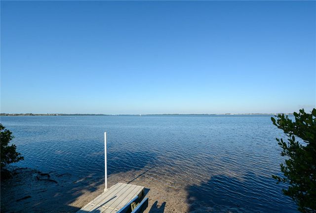 7930 34TH AVENUE W 102, Bradenton, FL 34209