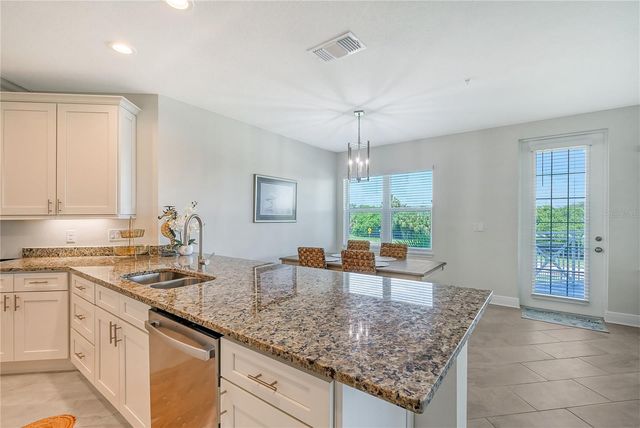 7930 34TH AVENUE W 102, Bradenton, FL 34209