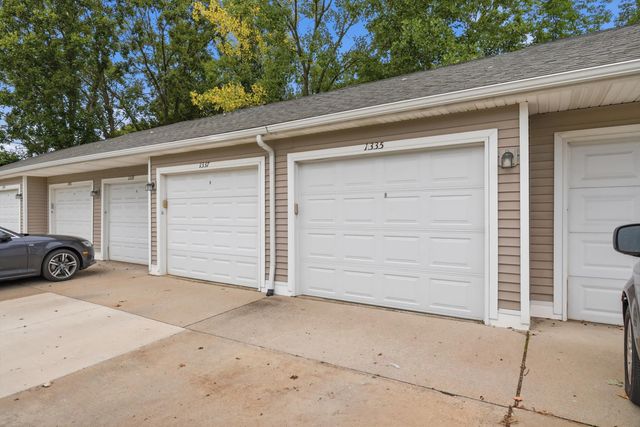 1335 Millbrook Trail, Ann Arbor, MI 48108