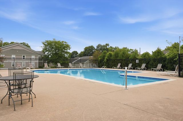 1335 Millbrook Trail, Ann Arbor, MI 48108