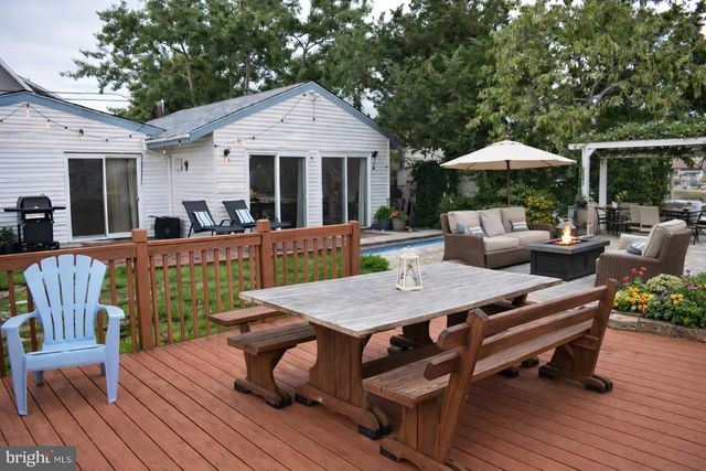 20 W DORY DR, Little Egg Harbor Twp, NJ 08087