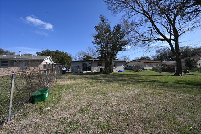 905 Bluebonnet Lane, Mesquite, TX 75149