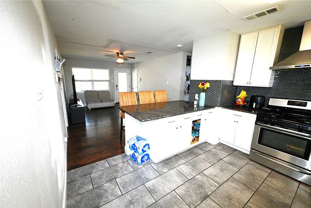 905 Bluebonnet Lane, Mesquite, TX 75149