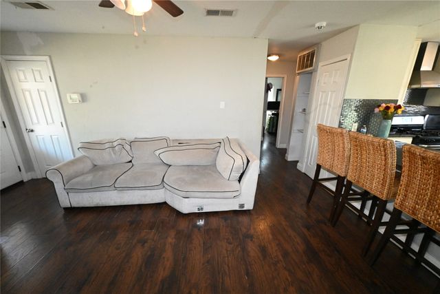 905 Bluebonnet Lane, Mesquite, TX 75149