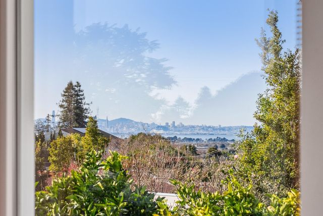 1546 Beverly Pl, Berkeley, CA 94706