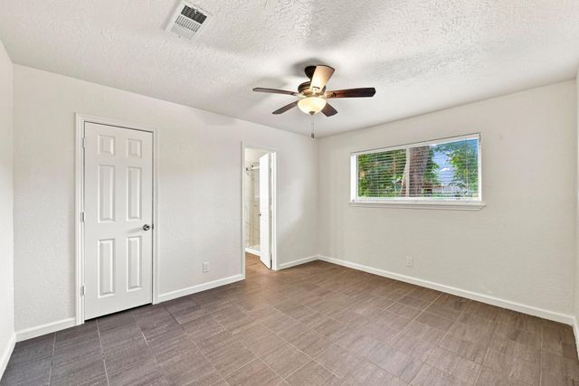 516 Saint Charles Street, League City, TX 77573