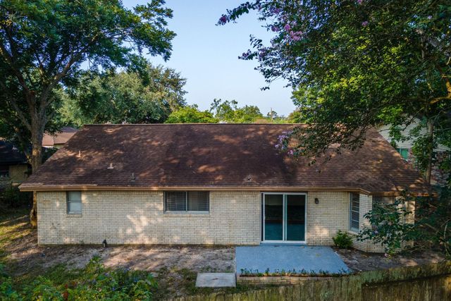 516 Saint Charles Street, League City, TX 77573