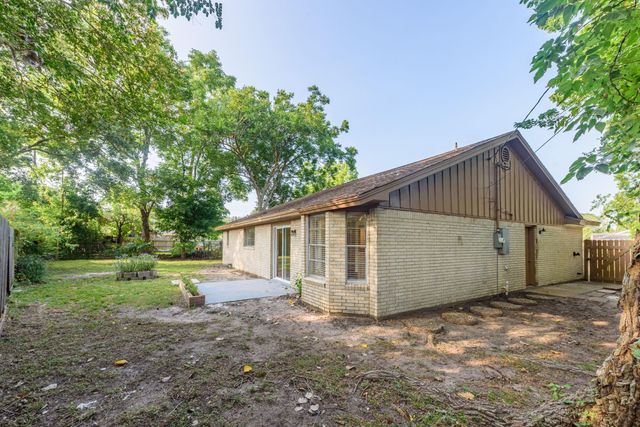 516 Saint Charles Street, League City, TX 77573